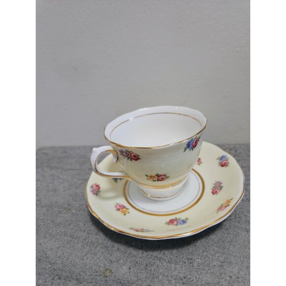 Colclough Tea Cup Saucer Small Rose Clusters Gold Gilt Displaying Tea Cups Gift - Picture 6 of 10
